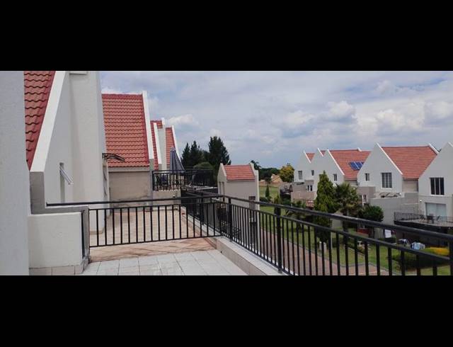 3 BEDROOM HOUSE FOR SALE IN HALFWAY HOUSE